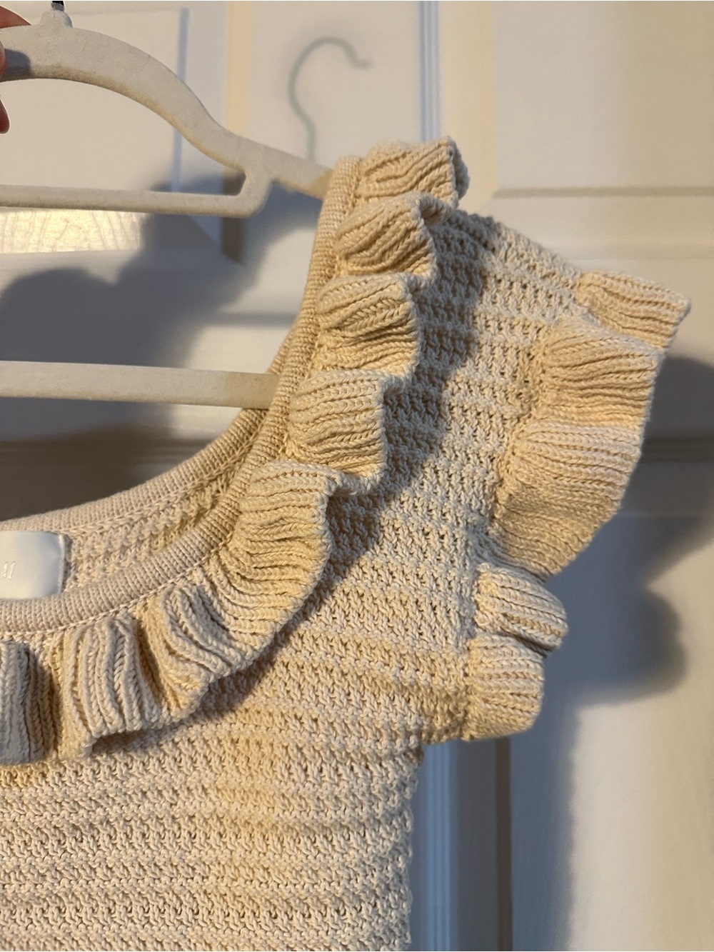 H&M Cream Ruffle Knit Crop Top - Picture 3 of 5